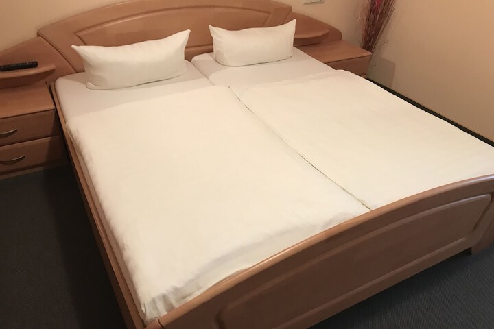 Room 28 of 89