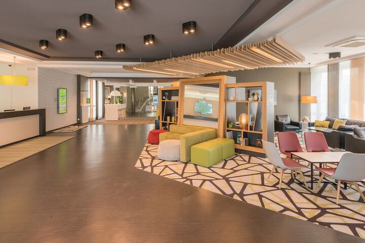 Hotel 175 of 193