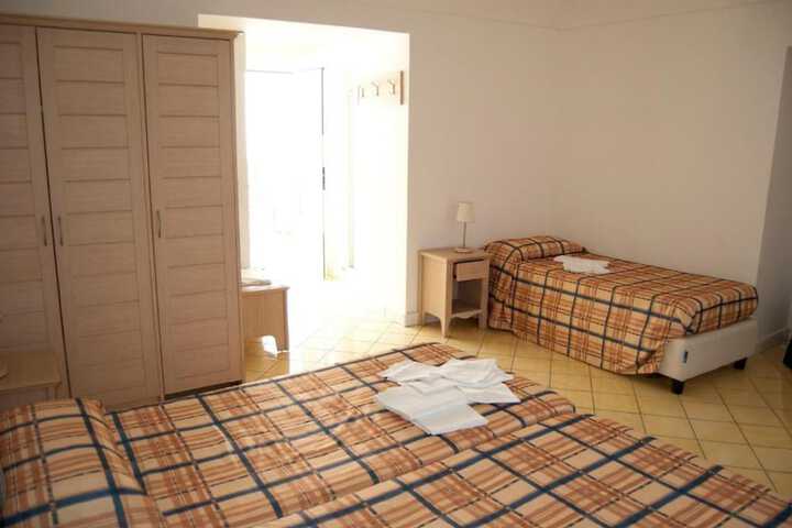 Room 9 of 39