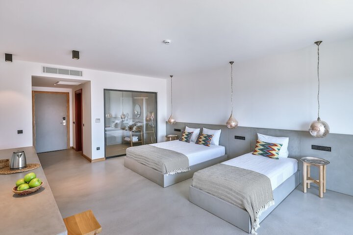 Room 10 of 91
