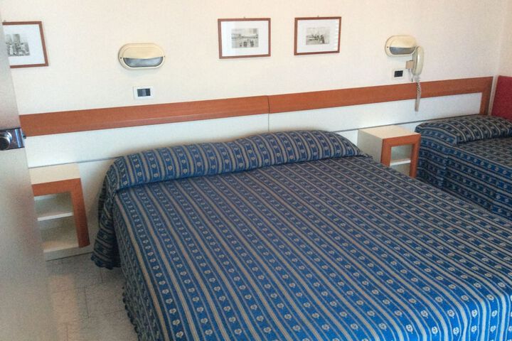 Room 4 of 26