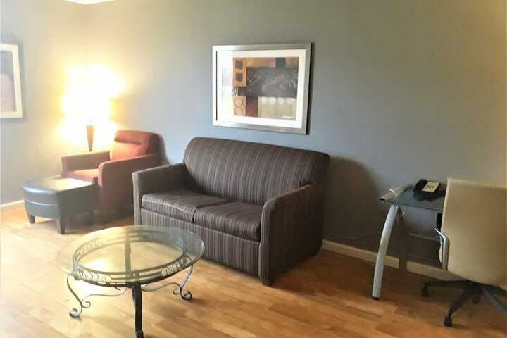 Room 32 of 75
