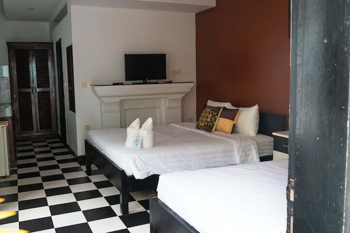 Room 8 of 62