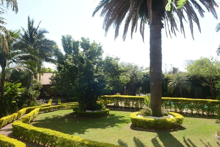 Hotel Exterior 53 of 64