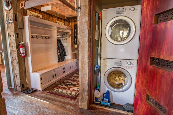 Laundry 18 of 45