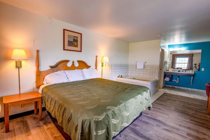 Room 15 of 28