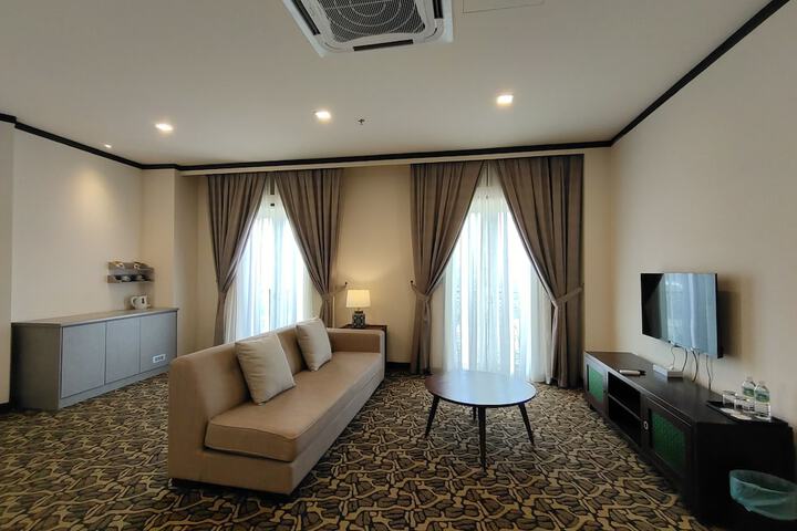 Room 38 of 132