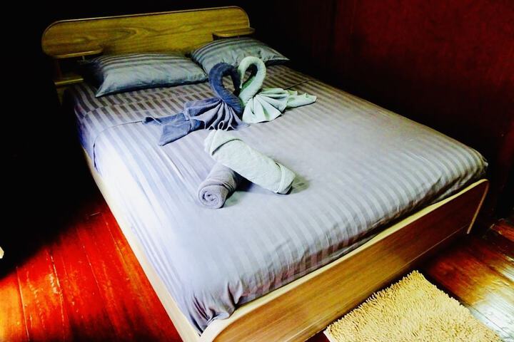 Room 20 of 296