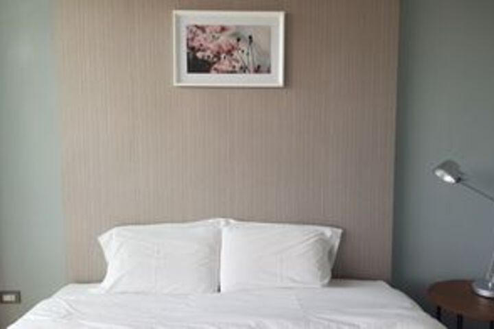 Room 11 of 23