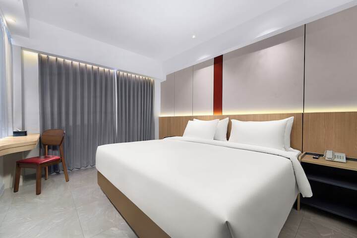 Room 6 of 25