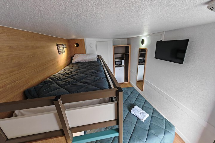 Room 21 of 30