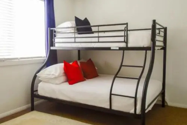 Room 5 of 13