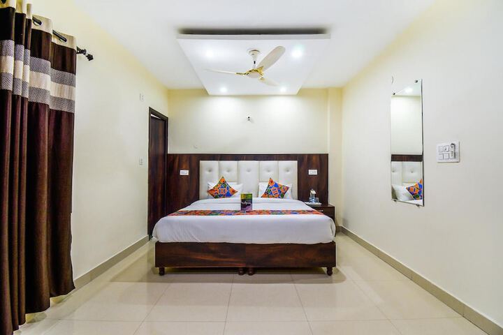 Room 15 of 23
