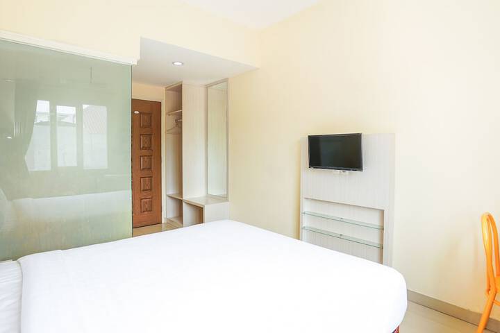 Room 34 of 82