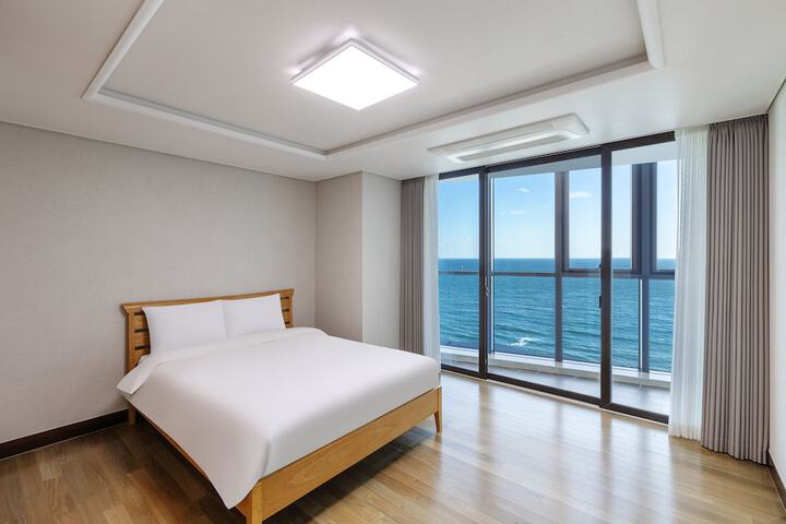 Room 21 of 94