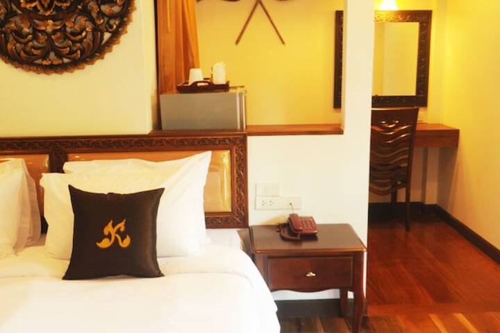 Room 4 of 37