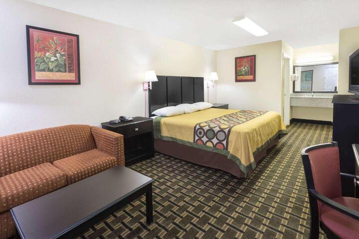 2 Double Beds (6 of 9)