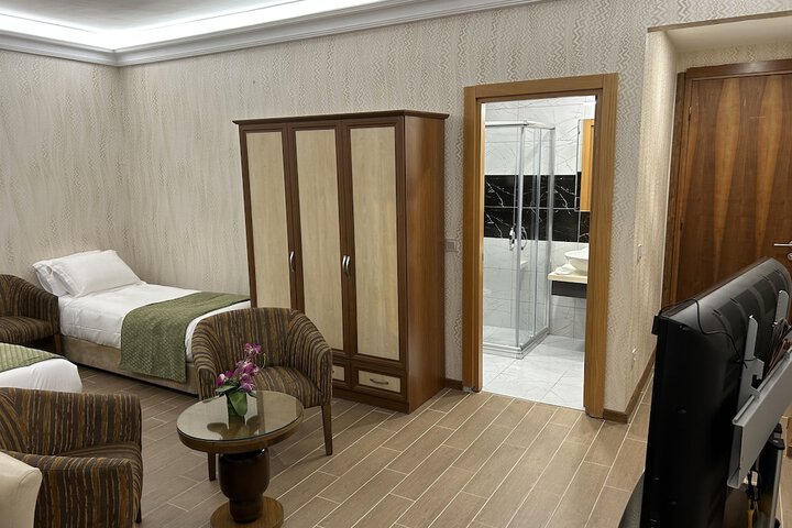 Room 6 of 95