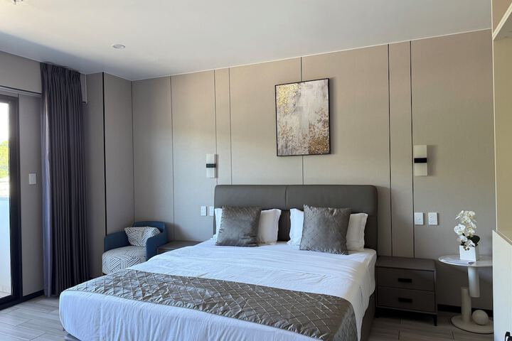 Room 16 of 32