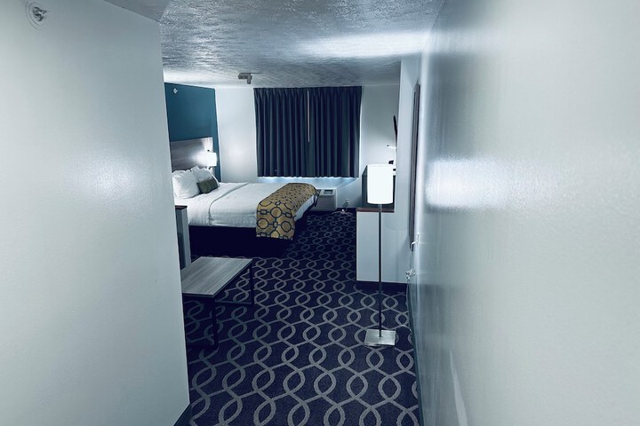 1 King Bed Mobility Accessible (25 of 29)