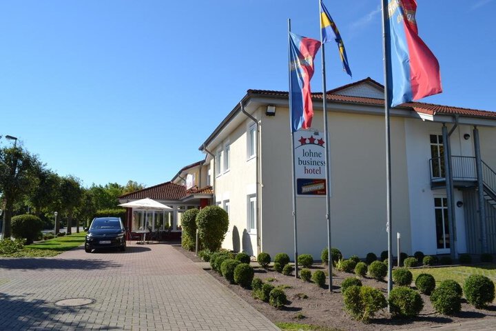 LOHNE BUSINESS HOTEL