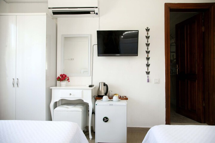 Room 13 of 52