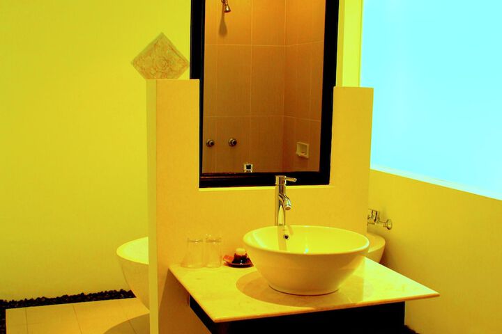 Room 16 of 26