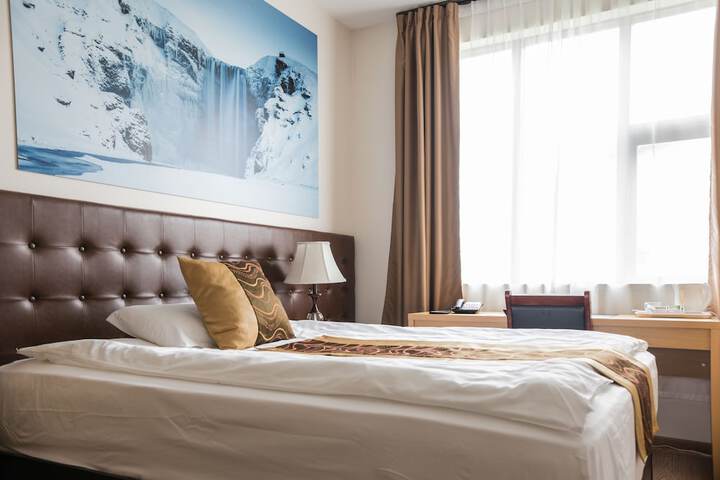 Room 12 of 72