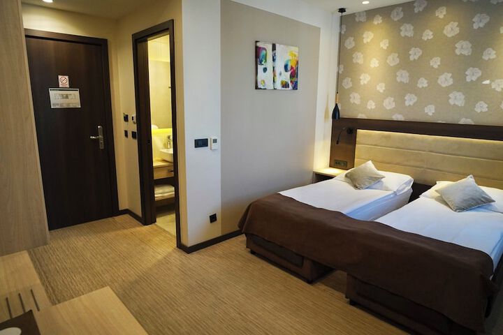 Room 19 of 73