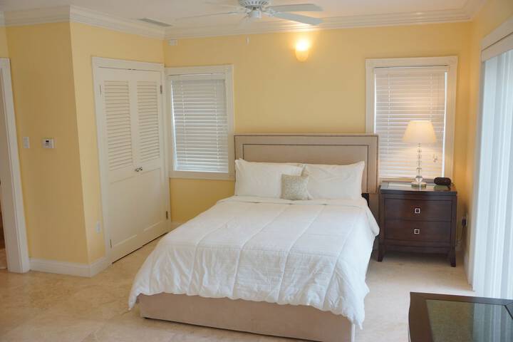 Room 4 of 60
