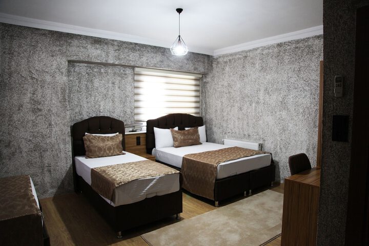 Room 9 of 43