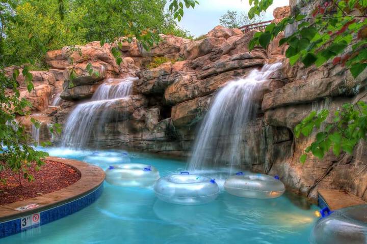Pool waterfall