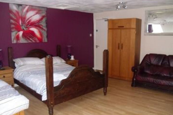 Room 12 of 16