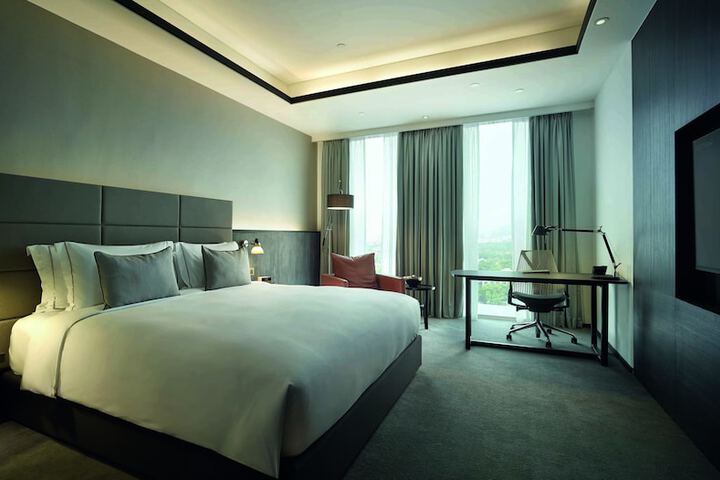 Room 8 of 40