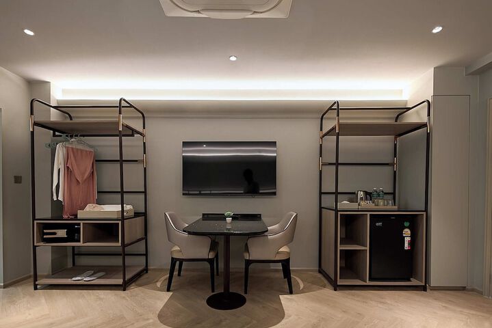Room 174 of 212