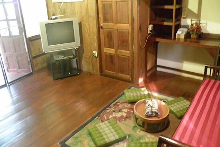 Room 14 of 33