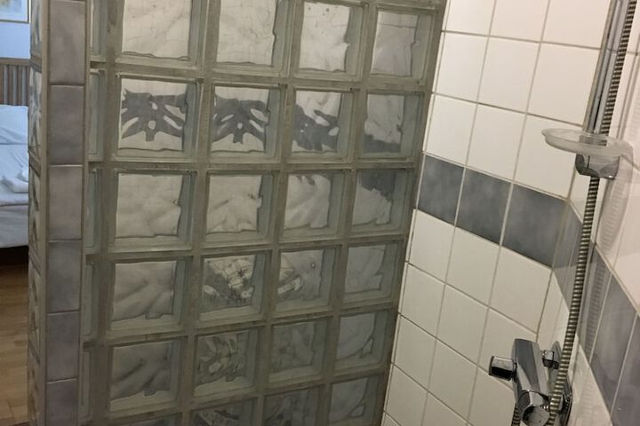Room 17 of 22