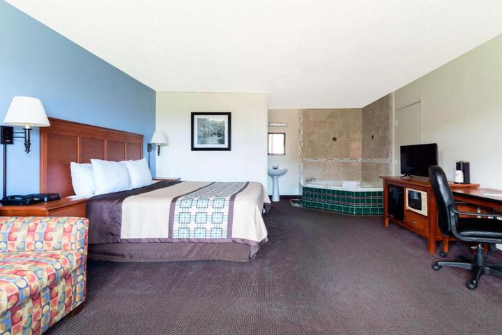 2 Double Beds Pet Friendly (13 of 14)