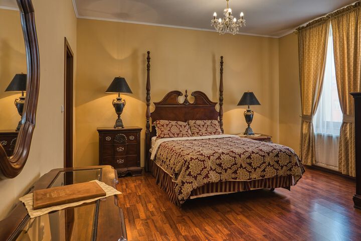 Room 8 of 38