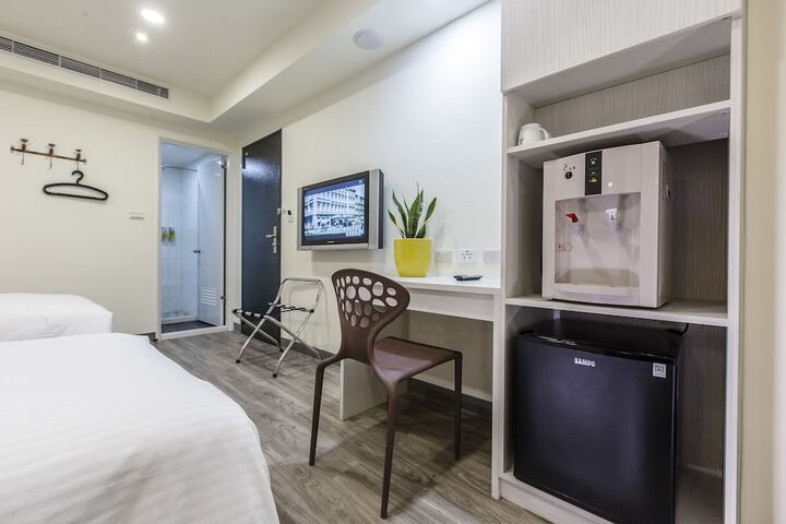Room 27 of 59