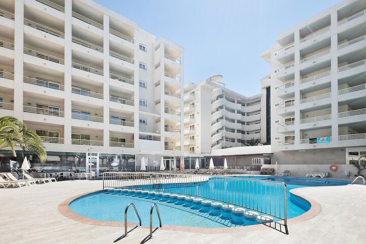Pool Hotel