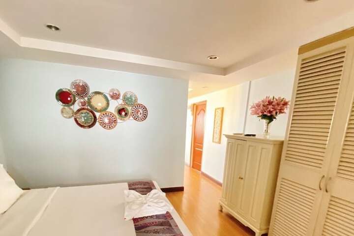 Room 28 of 46