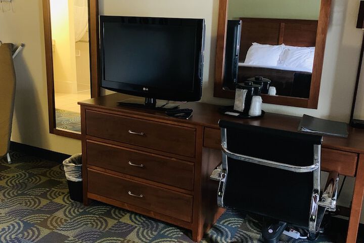 2 Queen Beds Accessible (70 of 70)