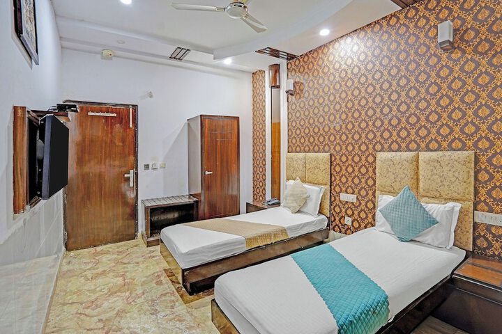 Room 18 of 32