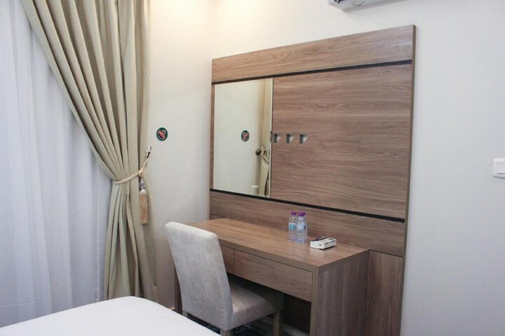 Room 4 of 13