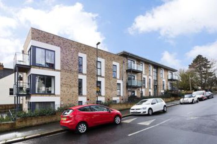 Superb and Peaceful 2BR flat in South East London