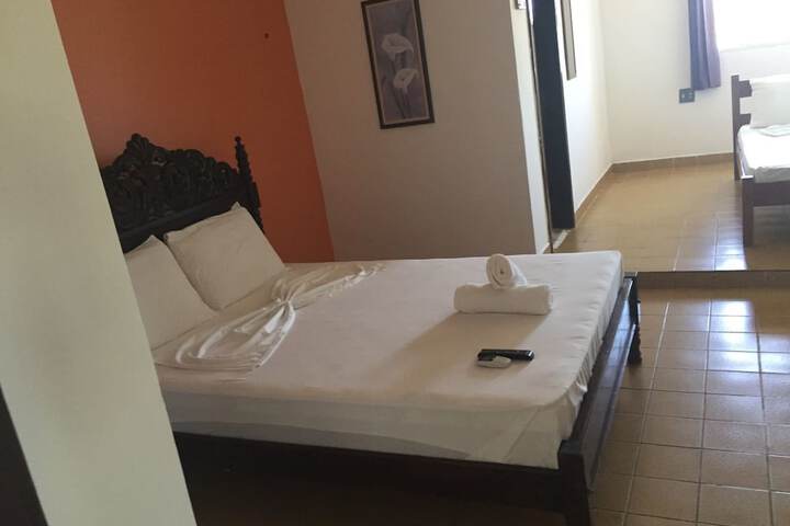 Room 4 of 23