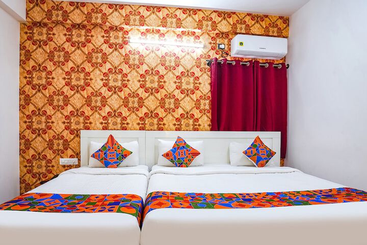 Room 17 of 28