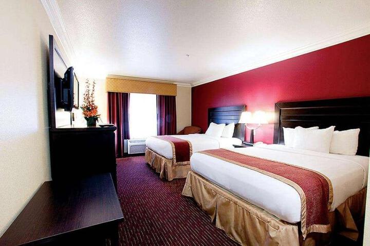 2 Queen Beds (4 of 8)