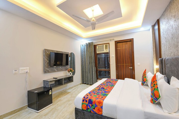 Room 14 of 36